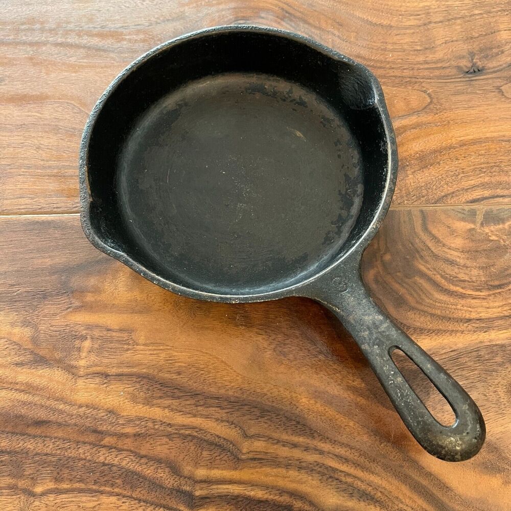 Vintage Unmarked Wagner Smooth Bottom Cast Iron Skillet Frying Pan #3 Pre 1950s